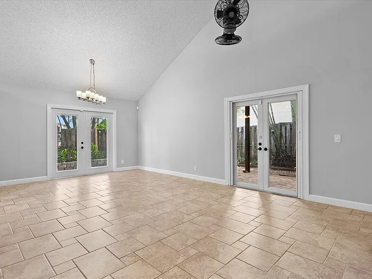 1714 Shoreside Cir — Photo 4