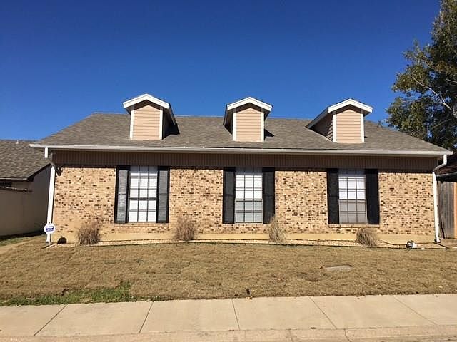 1st image of 2223 Sheraton Dr