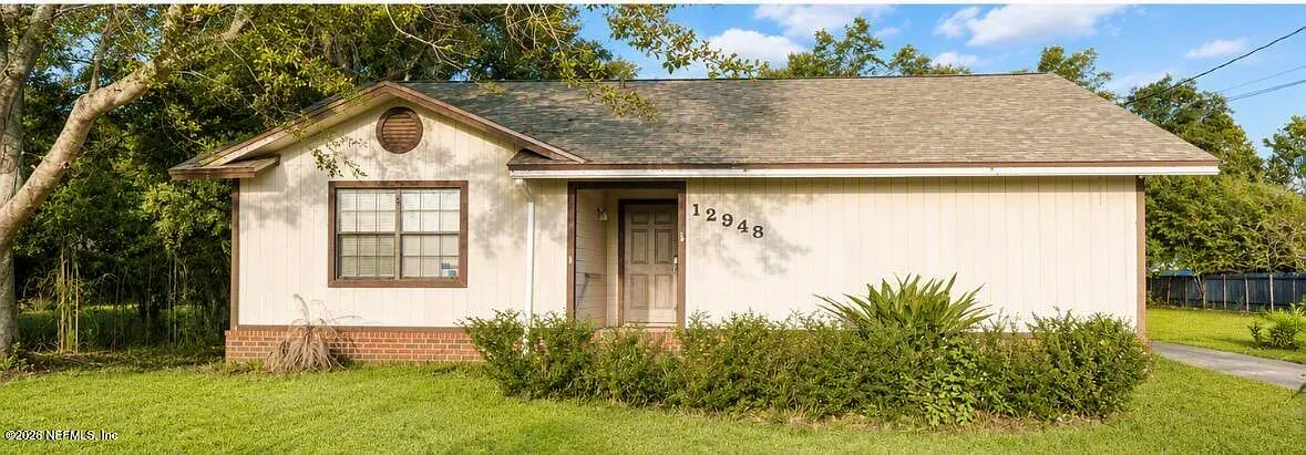 3 bed, 2.0 bath, 1137 sqft, $1,900 — Photo 1