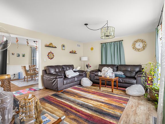 4th image of 4206 Ridgeway Ave