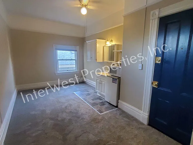 2257 NW Hoyt St #10 — Photo 3
