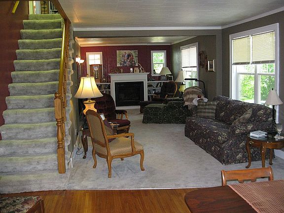 3rd image of 628 6th Ave N