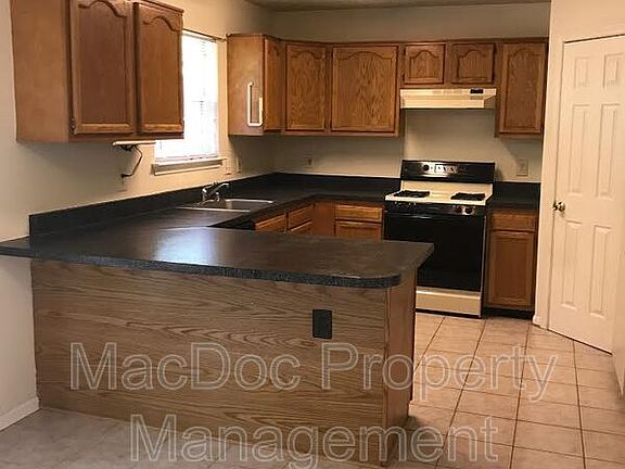 2nd image of 113 Park Brook Ct