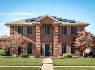 6909 Graham Dr, Rowlett, TX 75089