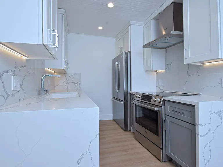 A Santa Monica Sanctuary: 834 Fourth Street — Photo 13