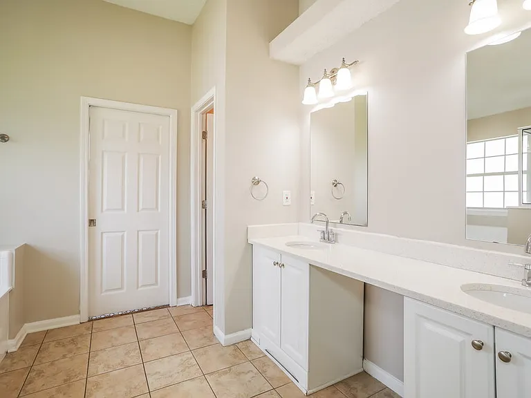 3948 Heavenside Ct — Photo 13