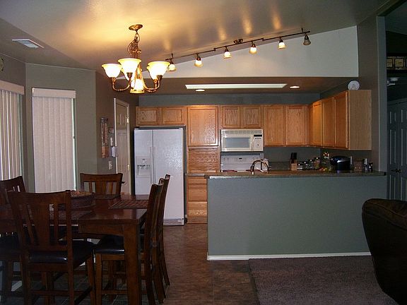 5th image of 645 N Coventry Ln