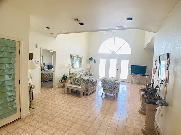 3rd image of 5911 Laguna Cir N