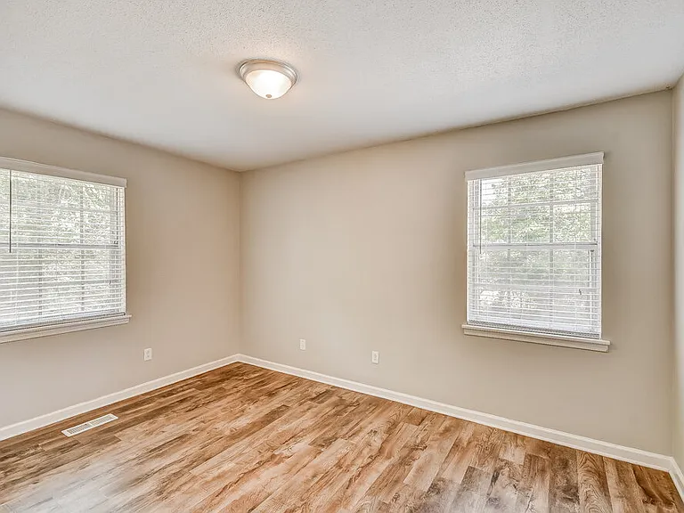 1760 Sonia Dr — Photo 18