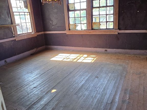 5th image of 3543 Brookdale Ave