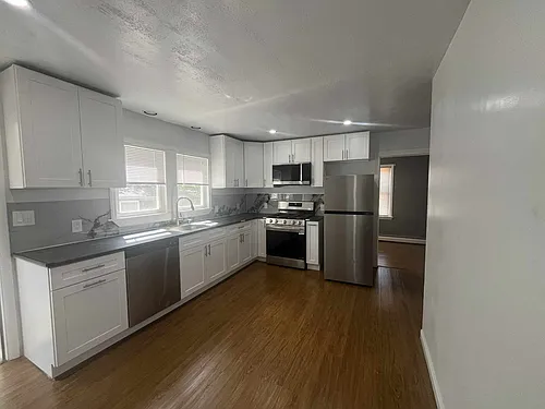 11 Heath St Photo 1
