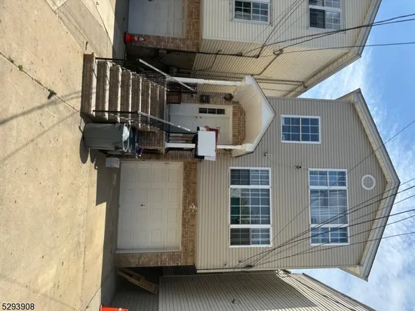 110 Livingston St, Elizabeth City, NJ 07206