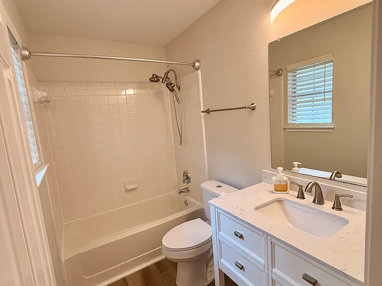 Guest/ Second Bath