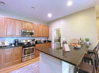 3221 N Sheffield Ave APT 2, Chicago, IL 60657