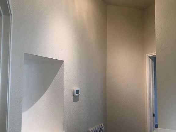 5th image of 304 N Kings Canyon Dr