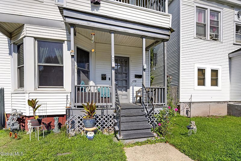 2nd image of 175 6th Avenue
