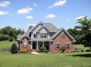 235 Lakewalk Dr, Reidsville, NC 27320