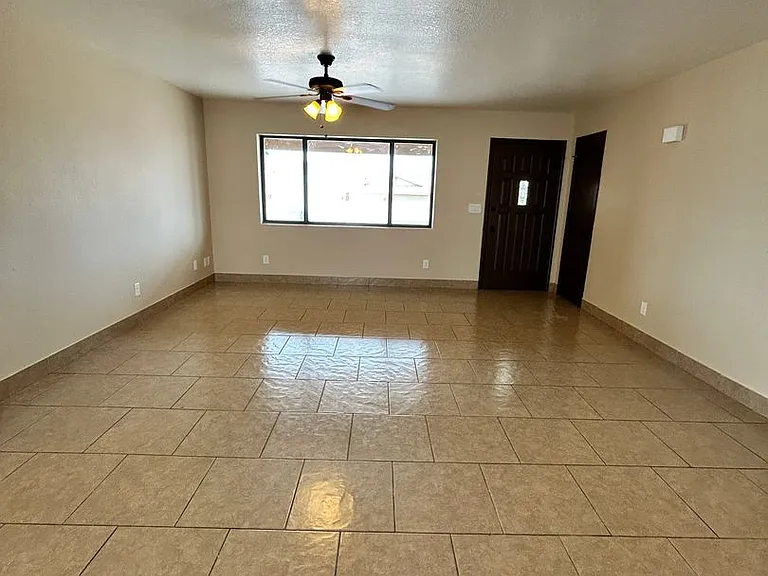 3851 McCulloch Ln — Photo 3