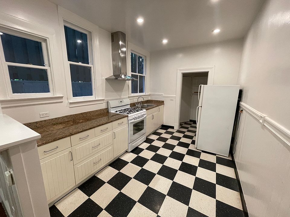 1st image of 1763 Golden Gate Ave APT 4