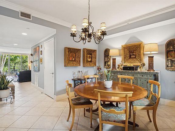 5th image of 719 Crandon Blvd APT 310