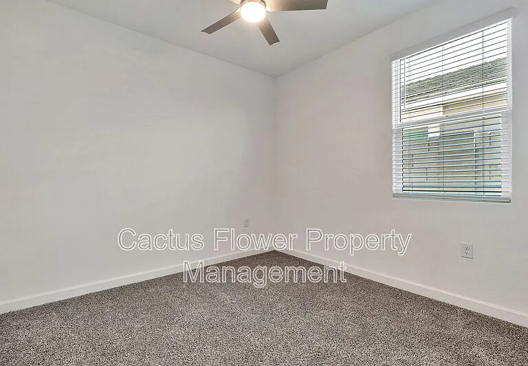 1718 W Sombra Ave — Photo 28
