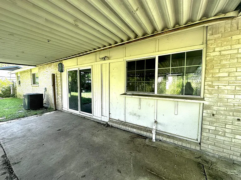1554 Willowbrook St — Photo 20