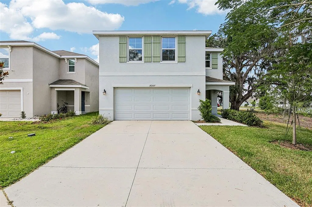 4 bed, 2.5 bath, 2238 sqft, $2,400 — Photo 1