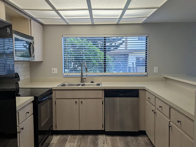 9209 Seminole Blvd #200 — Photo 10