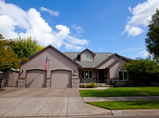 2718 NW Pinot Noir Dr, McMinnville, OR