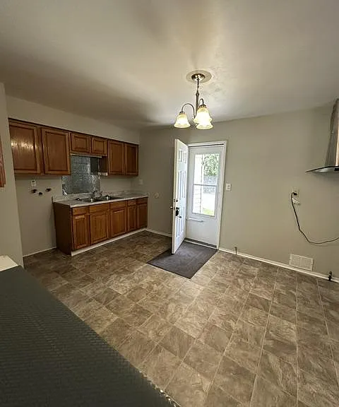 6111 Chambers Way — Photo 3