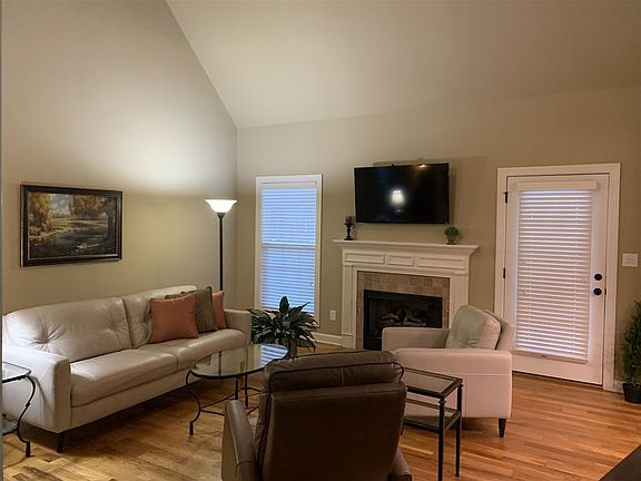 3rd image of 2754 Ashgate Dr