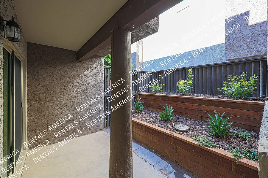 Upgraded 2 bed 2 bath condo in Mesa — Photo 4