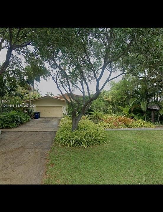 1st image of 819 NE 8th St #2