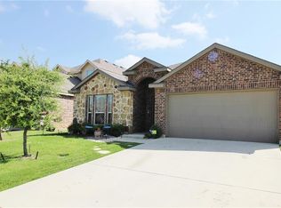 921 Cheyenne Dr, Aubrey, TX 76227