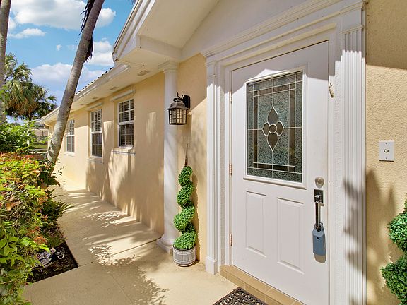 2nd image of 925 Magdalena Road