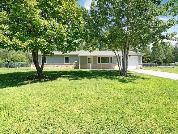 2nd image of 8945 Glendale Cir