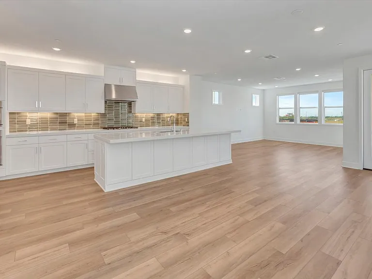904 Chinon — Photo 2