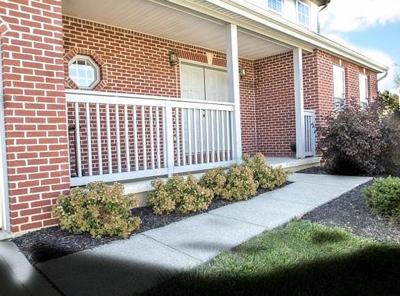 3rd image of 227 Wellington Pl
