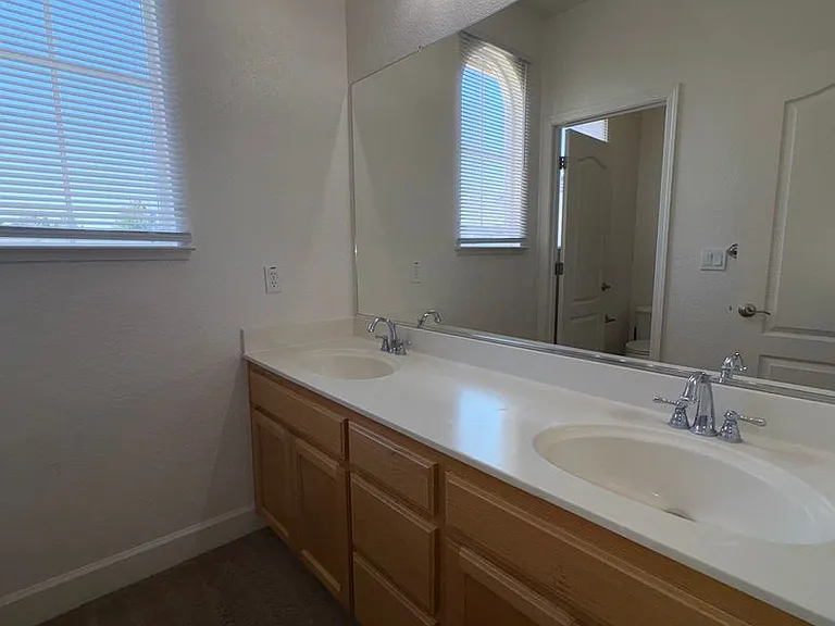 100 Mount Adams Cir — Photo 24