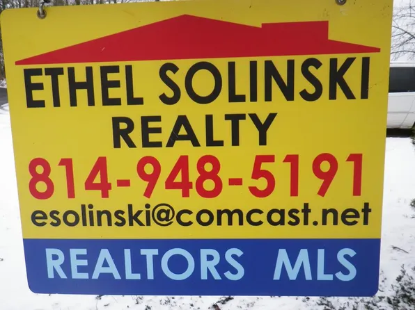 1052 Theatre Rd, Saint Benedict, PA 15773