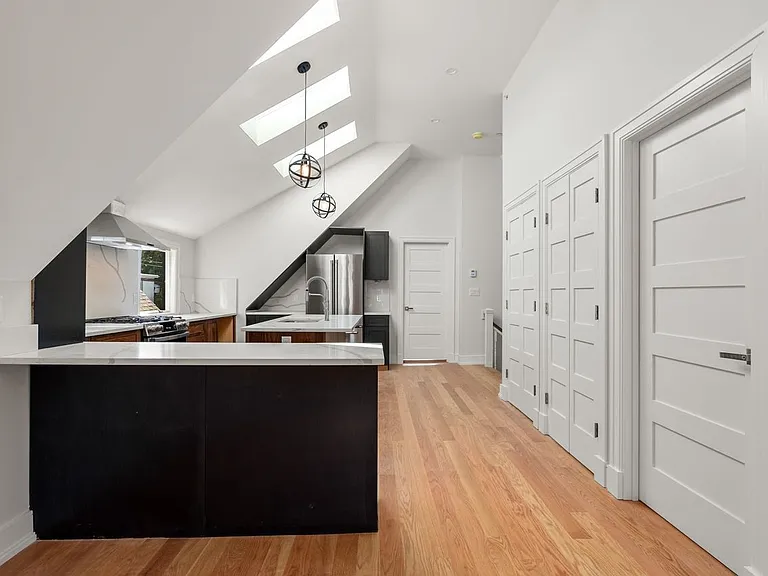 26 Annabel St #3.1 — Photo 2