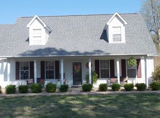 1292 Country Club Ln, Selmer, TN 38375