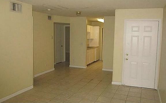 3rd image of 8713 NW 39th St