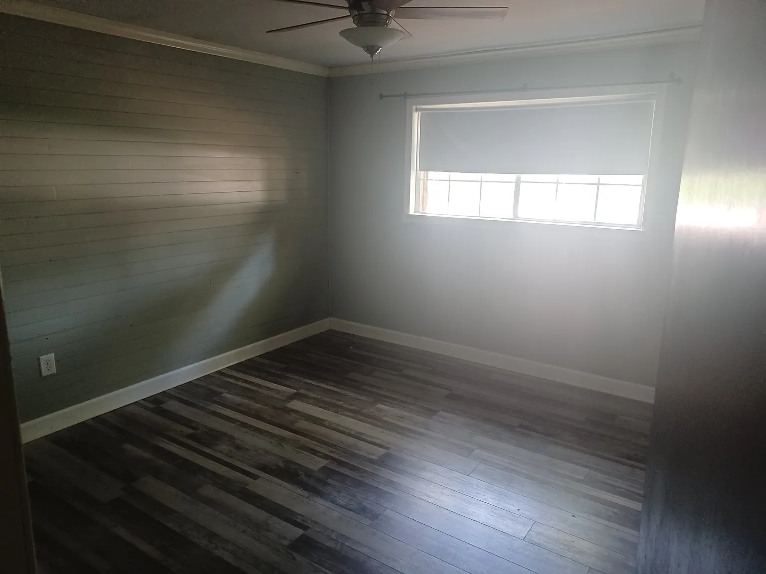 3 bed, 1.5 bath, 1400 sqft, $1,600 — Photo 2