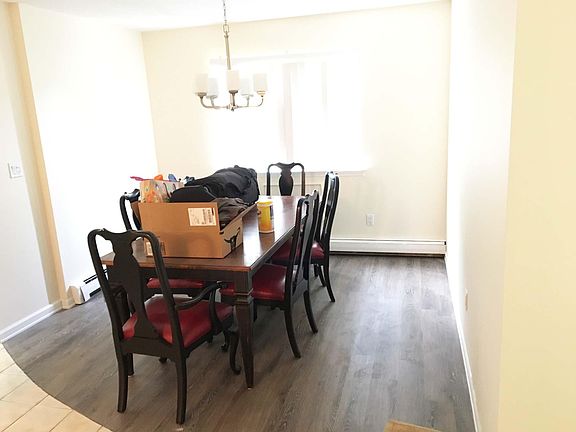 5th image of 2 Briarcliff Dr S #1