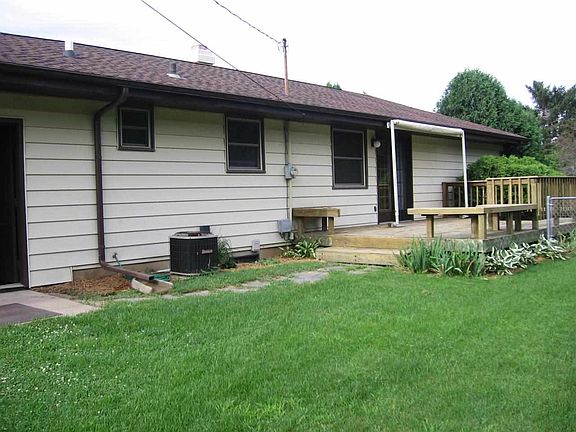 3rd image of 1414 Barberry Dr