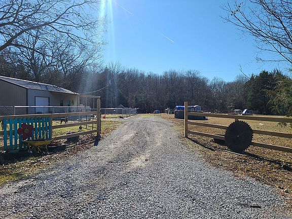 2nd image of 405 Cason Ln