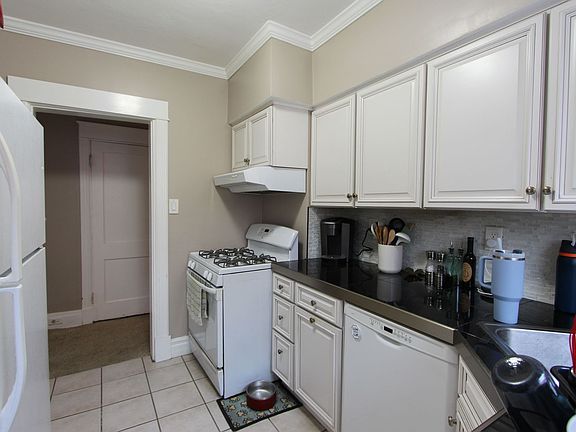 3rd image of 818 Heberton St Floor 2