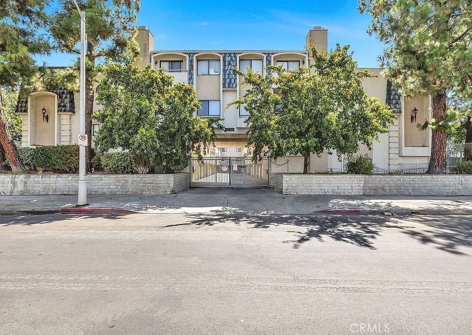 1st image of 7230 Kelvin Ave APT 15