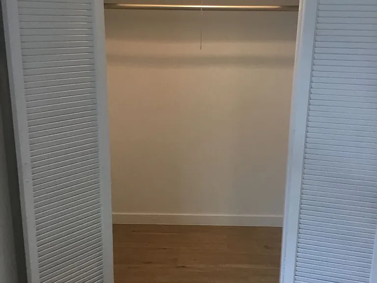 COMPLETELY REMODELED TOWNHOUSE FOR RENT — Photo 21